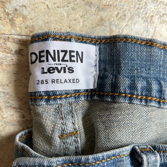 Levi's Men's Relaxed Blue Jeans - Picture 2 of 6